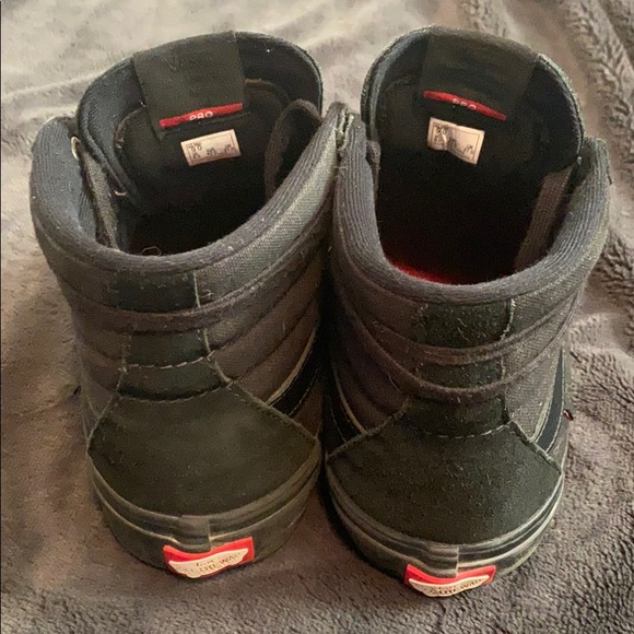 Men’s Vans HighTops Black (Size: 9) (Gently Worn) - Picture 3 of 7